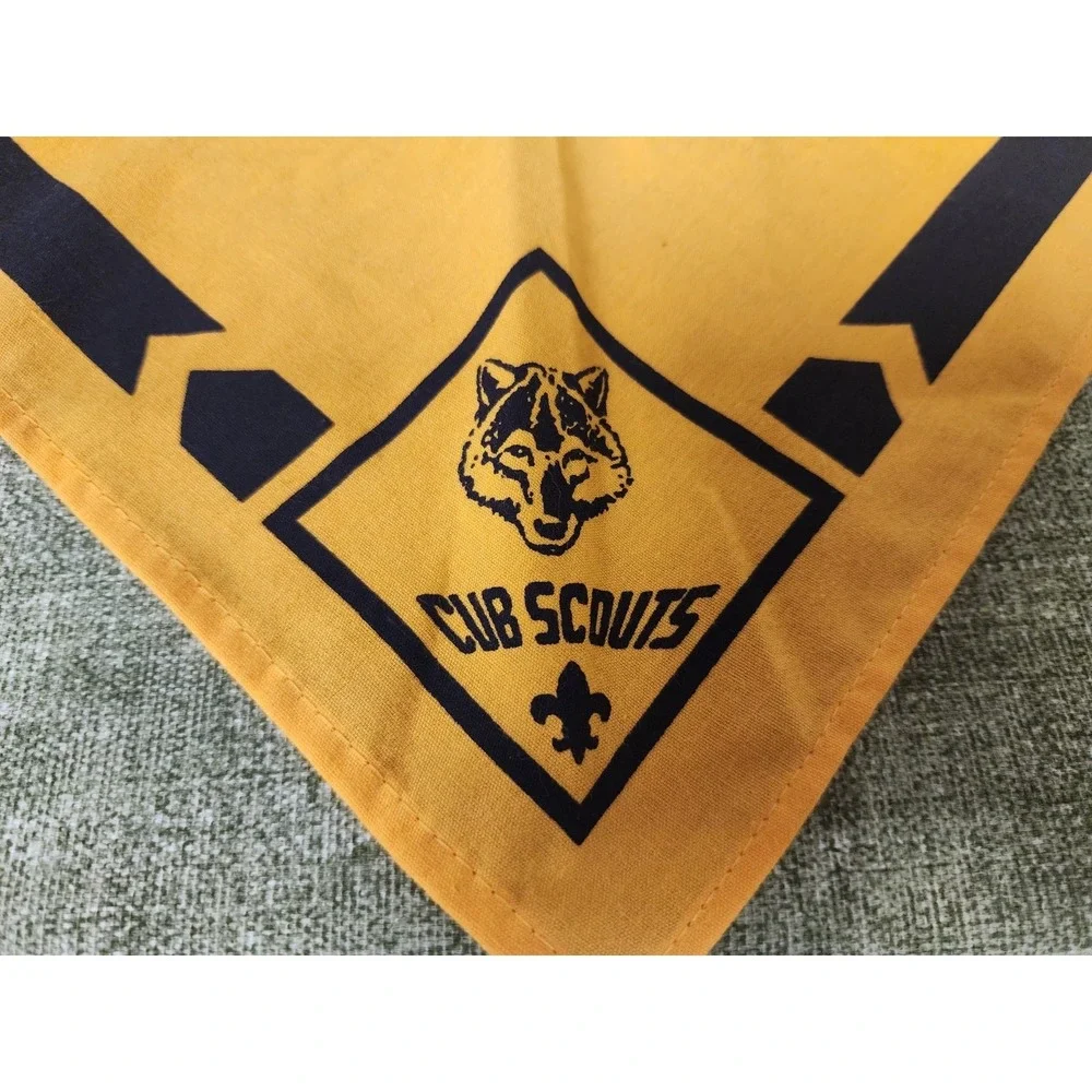 Cub‎ Scout Scarf